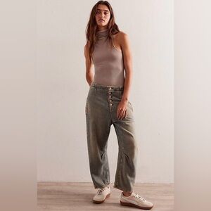 31. Free People We The Free NWT Osaka Mid Rise Barrel Leg Jean Size 25 Knit Grey